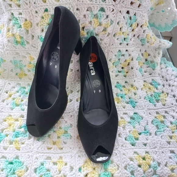 Ara Women's Black Suede Peep Toe Block Heels Size 9.5 US - Picture 2 of 13